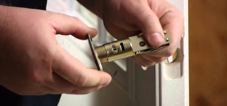 Front door lock repair in Pitt Street